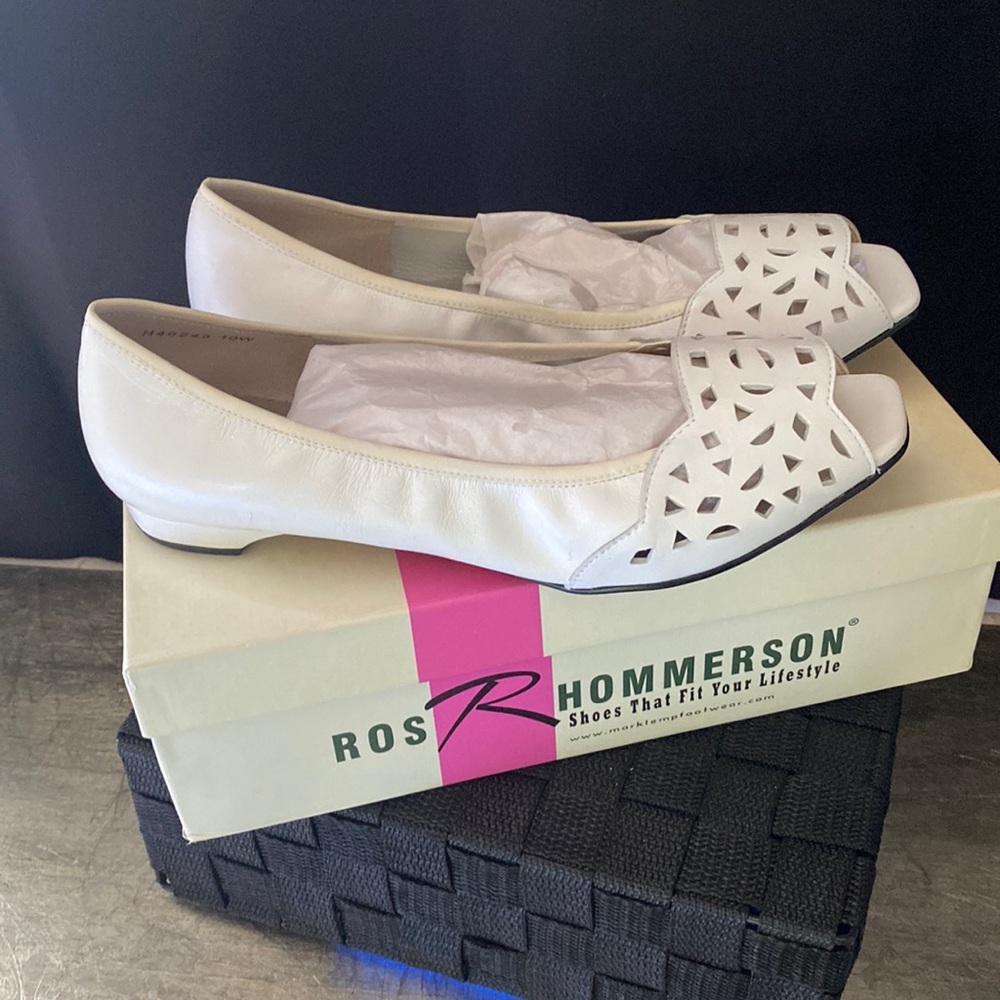 White leather peep toe casual dress shoes